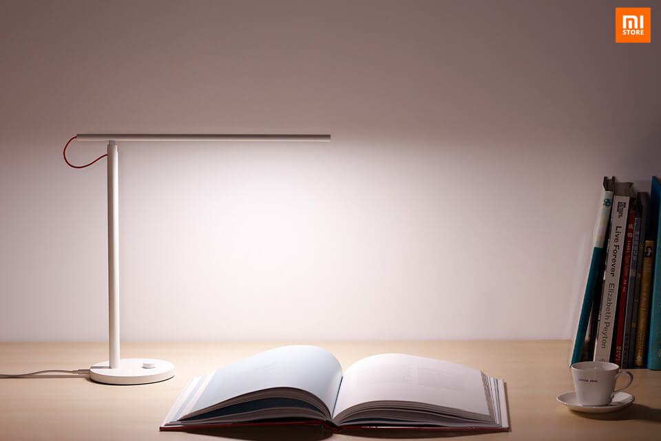 Đèn Xiaomi Mi Smart LED để bàn