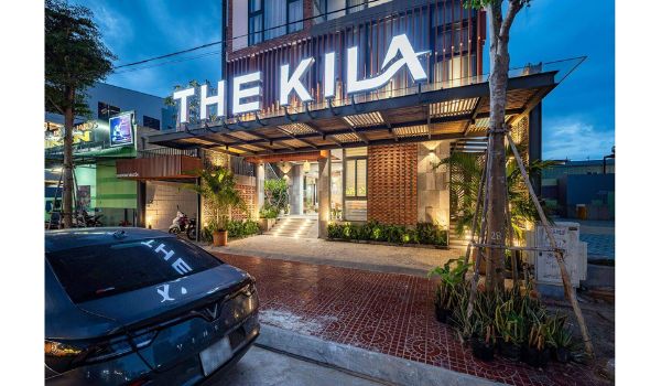 Khách sạn The Kila Boutique buổi tối