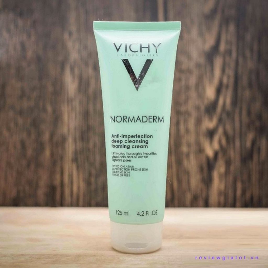 Vichy Normaderm Anti-imperfection Deep Cleansing Foaming Cream có công dụng làm sạch sâu bề mặt da
