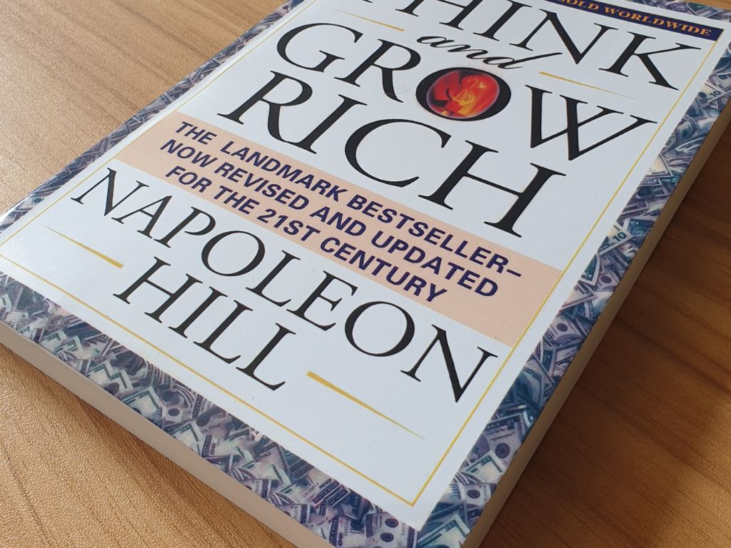 Bìa sách think and grow rich by Napoleon Hill